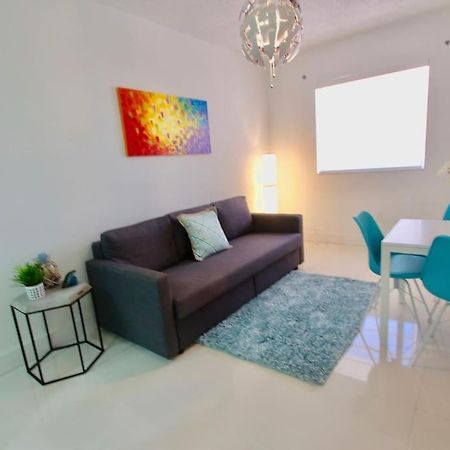Modern 1/1, Half A Block From The Ocean Apartment Miami Beach Exterior foto
